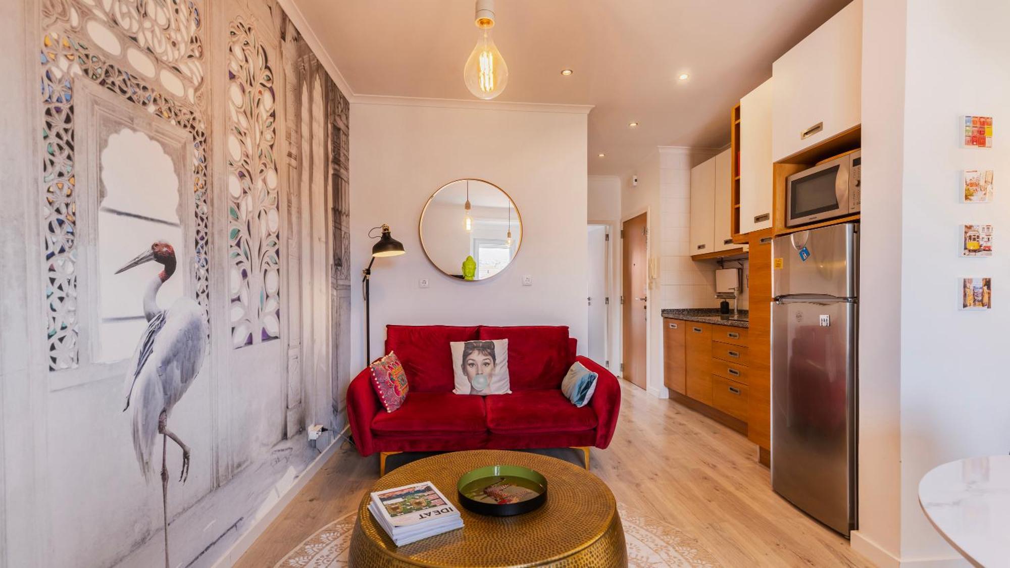 Sunny Design Apt In Praca Das Flores By Lovelystay ลิสบอน ภายนอก รูปภาพ