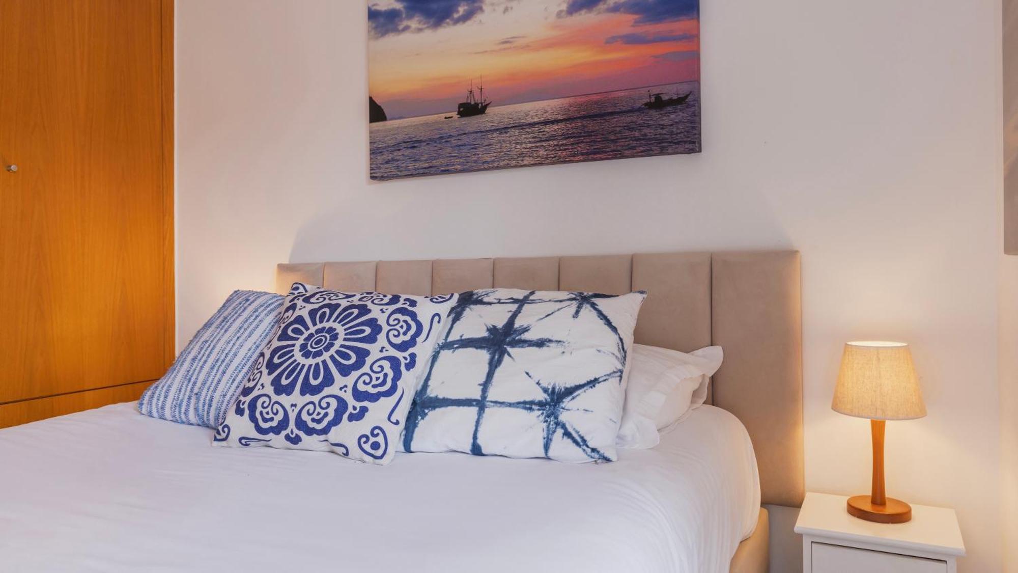 Sunny Design Apt In Praca Das Flores By Lovelystay ลิสบอน ภายนอก รูปภาพ