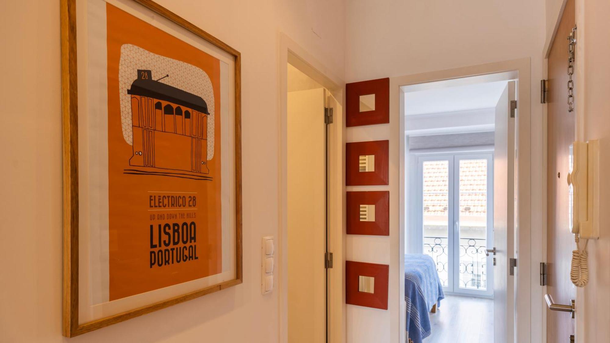 Sunny Design Apt In Praca Das Flores By Lovelystay ลิสบอน ภายนอก รูปภาพ